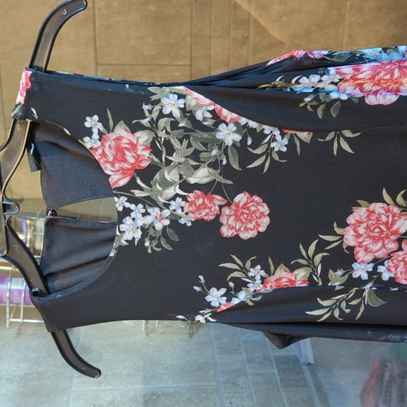 NWT Torrid Floral Mesh Lined Dress - Picture 6 of 9